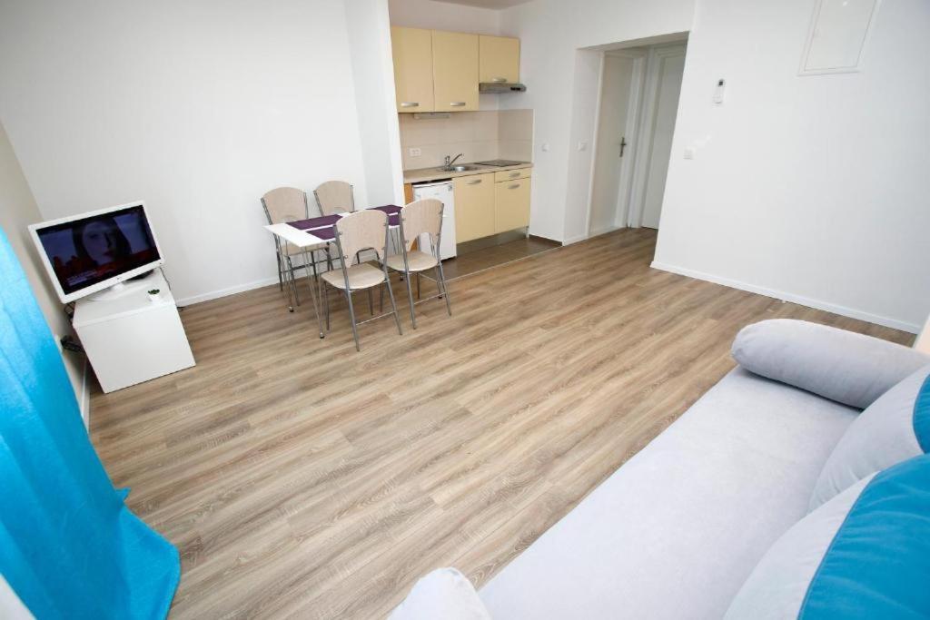 Apartmani Sea Star Makarska Ngoại thất bức ảnh