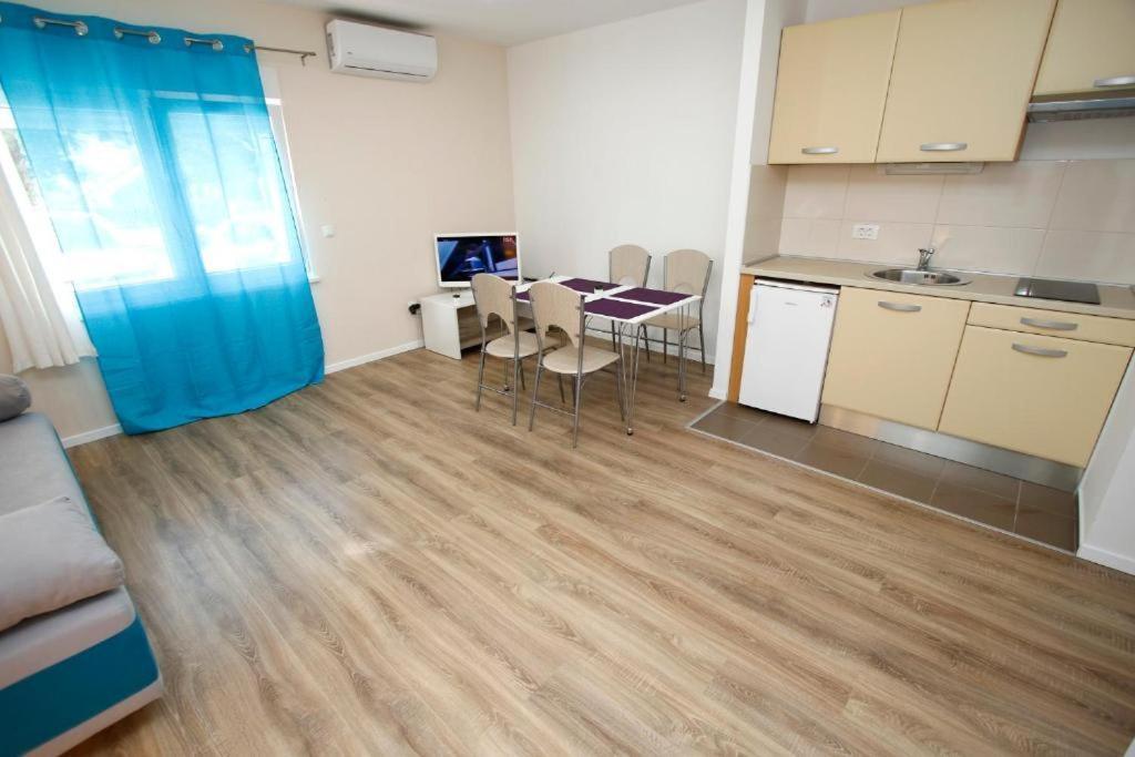 Apartmani Sea Star Makarska Ngoại thất bức ảnh